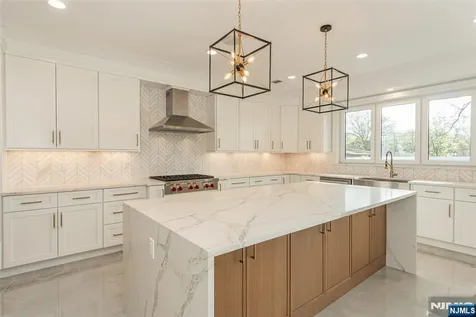 722 Erie Road Paramus NJ 07652