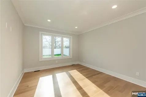 722 Erie Road Paramus NJ 07652