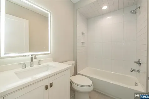 722 Erie Road Paramus NJ 07652