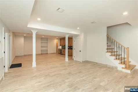 722 Erie Road Paramus NJ 07652