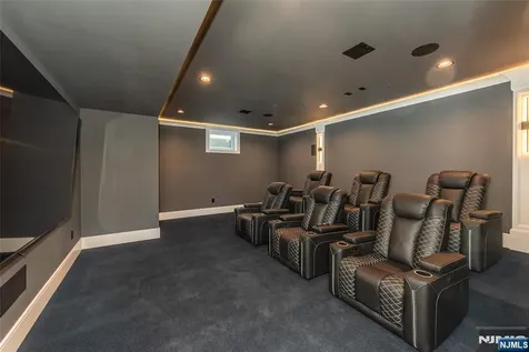 722 Erie Road Paramus NJ 07652