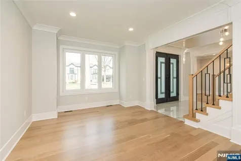 722 Erie Road Paramus NJ 07652