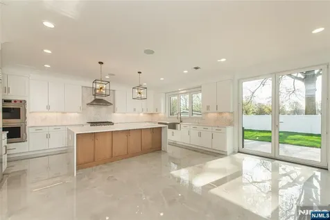 722 Erie Road Paramus NJ 07652