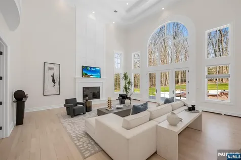 11 Alford Drive Saddle River NJ 07458