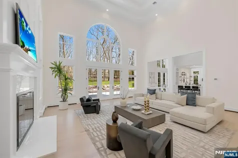 11 Alford Drive Saddle River NJ 07458