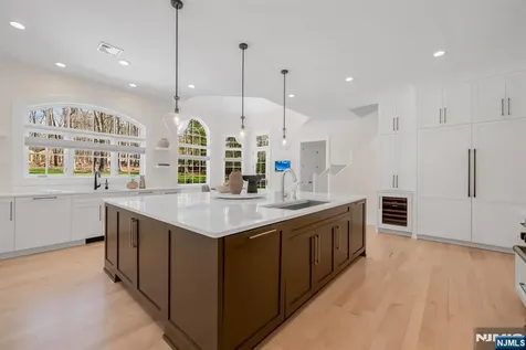 11 Alford Drive Saddle River NJ 07458
