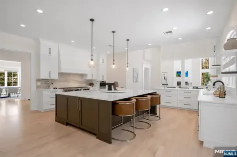 11 Alford Drive Saddle River NJ 07458
