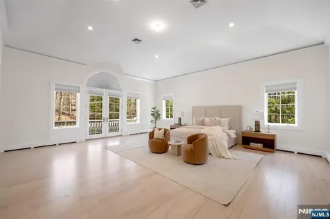 11 Alford Drive Saddle River NJ 07458
