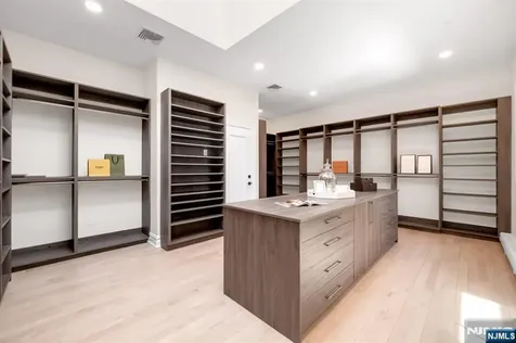 11 Alford Drive Saddle River NJ 07458