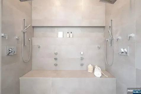 11 Alford Drive Saddle River NJ 07458