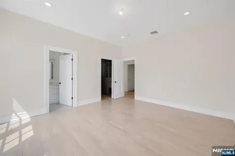 11 Alford Drive Saddle River NJ 07458