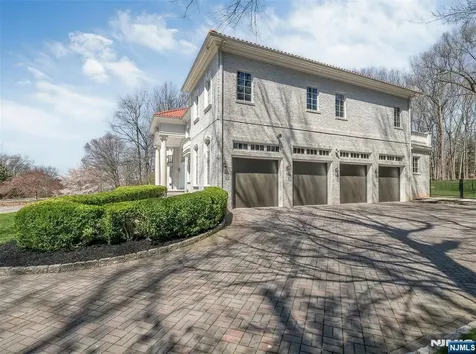 11 Alford Drive Saddle River NJ 07458