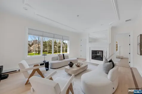 11 Alford Drive Saddle River NJ 07458