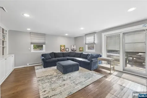 1073 Allessandrini Avenue New Milford NJ 07646