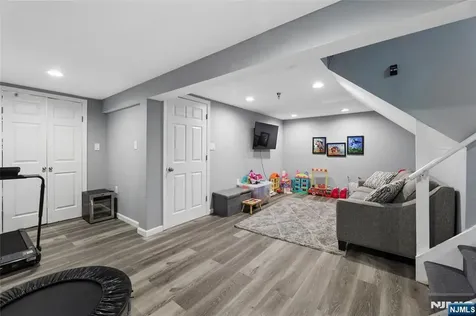 1073 Allessandrini Avenue New Milford NJ 07646