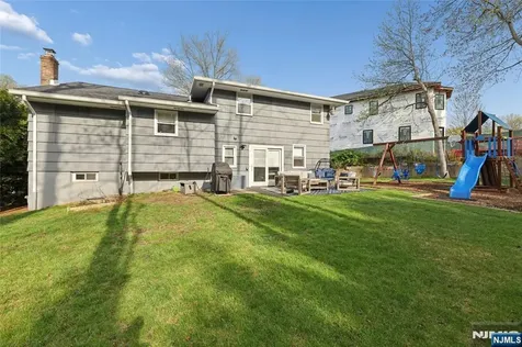 1073 Allessandrini Avenue New Milford NJ 07646