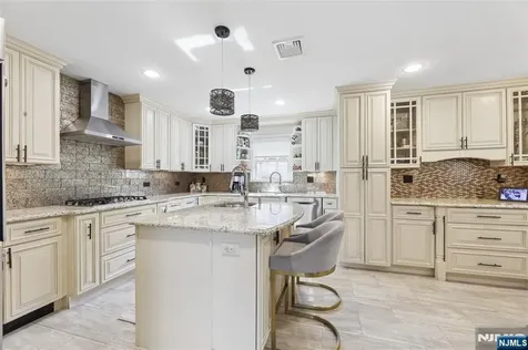 1073 Allessandrini Avenue New Milford NJ 07646