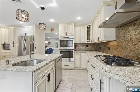1073 Allessandrini Avenue New Milford NJ 07646