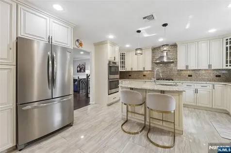 1073 Allessandrini Avenue New Milford NJ 07646