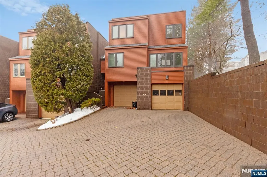 55 Hidden Ledge Road Englewood NJ 07631