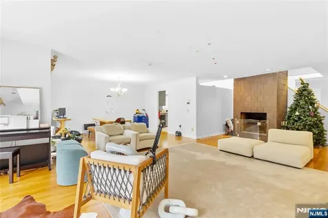 55 Hidden Ledge Road Englewood NJ 07631