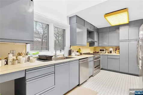 55 Hidden Ledge Road Englewood NJ 07631