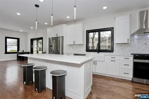 592 Fermery Drive New Milford NJ 07646