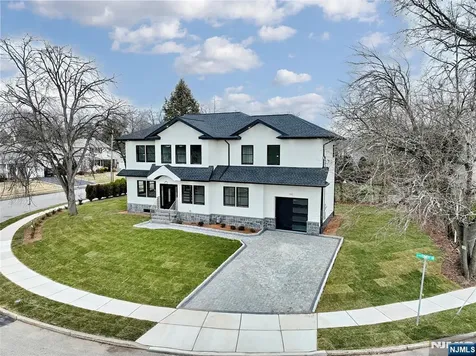 592 Fermery Drive New Milford NJ 07646