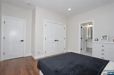 592 Fermery Drive New Milford NJ 07646