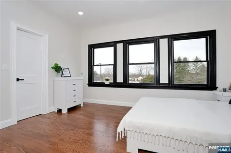 592 Fermery Drive New Milford NJ 07646
