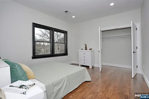 592 Fermery Drive New Milford NJ 07646