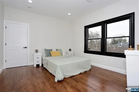 592 Fermery Drive New Milford NJ 07646