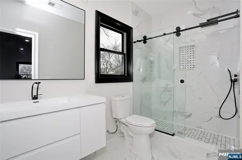 592 Fermery Drive New Milford NJ 07646