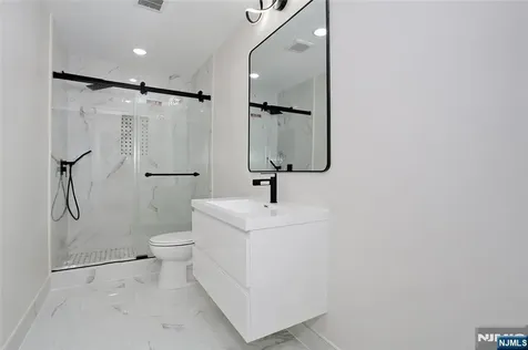 592 Fermery Drive New Milford NJ 07646
