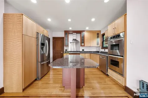 1231 Alicia Avenue Teaneck NJ 07666