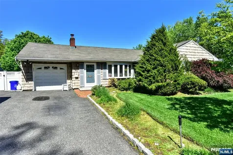 31 Susan Avenue Midland Park NJ 07432