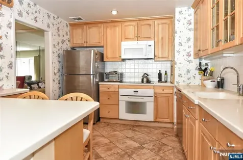 31 Susan Avenue Midland Park NJ 07432