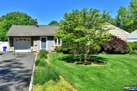 31 Susan Avenue Midland Park NJ 07432