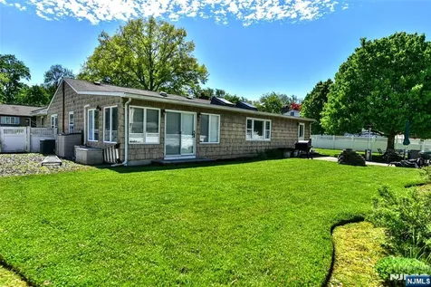 31 Susan Avenue Midland Park NJ 07432