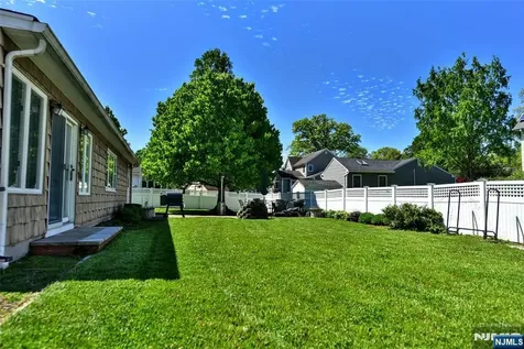 31 Susan Avenue Midland Park NJ 07432
