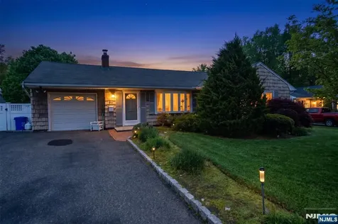 31 Susan Avenue Midland Park NJ 07432