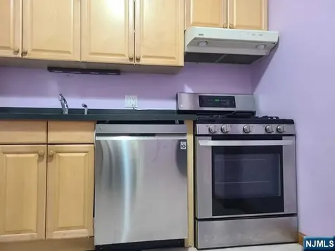 250 Broad Avenue Leonia NJ 07605