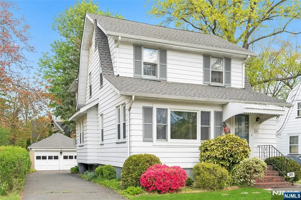 121 Hillside Avenue Teaneck NJ 07666