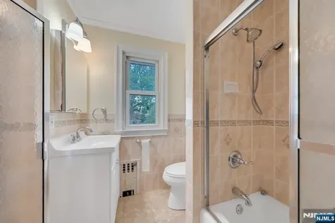 121 Hillside Avenue Teaneck NJ 07666