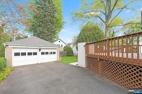 121 Hillside Avenue Teaneck NJ 07666