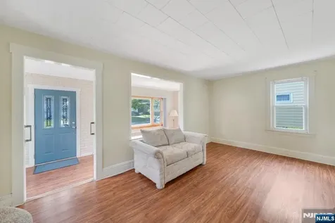 121 Hillside Avenue Teaneck NJ 07666