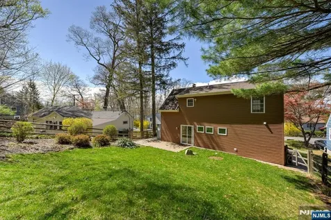 64 Hilltop Trail Sparta NJ 07871