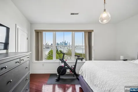 22 Avenue At Port Imperial West New York NJ 07093