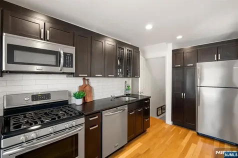 589 Beverly Road Teaneck NJ 07666