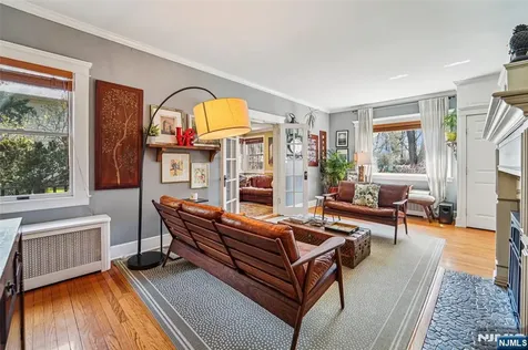 10 Crescent Place Allendale NJ 07401